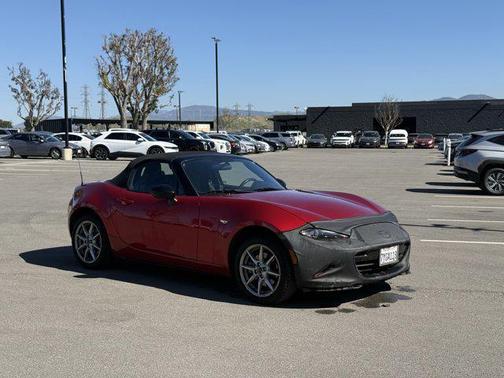 2017 Mazda MX-5 Miata Sport