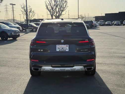 Black Sapphire Metallic 2024 BMW X5 sDrive40i