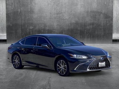 2022 Lexus ES 300h Base