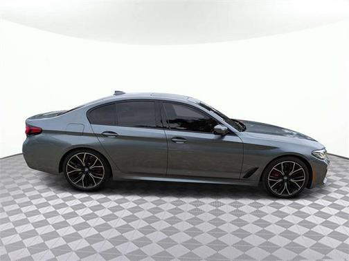 2022 BMW 530 i