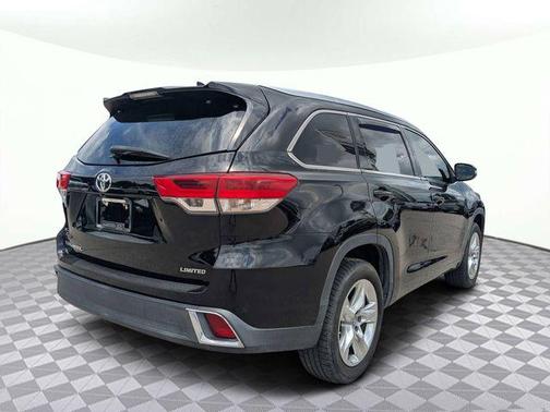 Midnight Black Metallic 2018 Toyota Highlander Limited