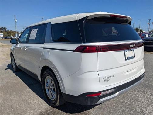 2024 Kia Carnival LX