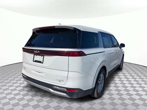 2024 Kia Carnival LX