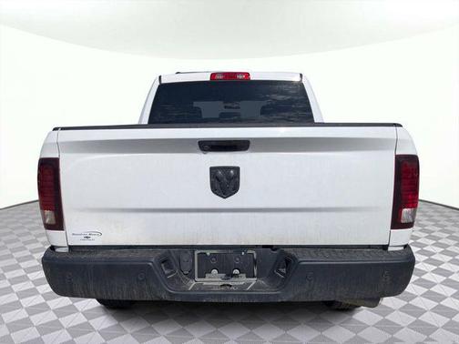2024 RAM 1500 Classic Warlock Crew Cab 4x2 5'7' Box
