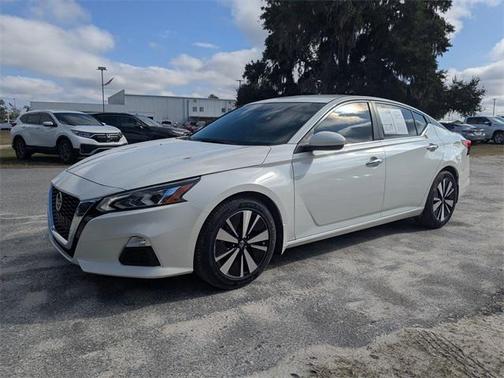 2022 Nissan Altima 2.5 SV