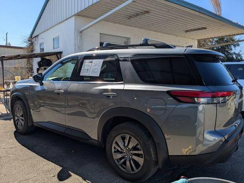 2025 Nissan Pathfinder SV FWD