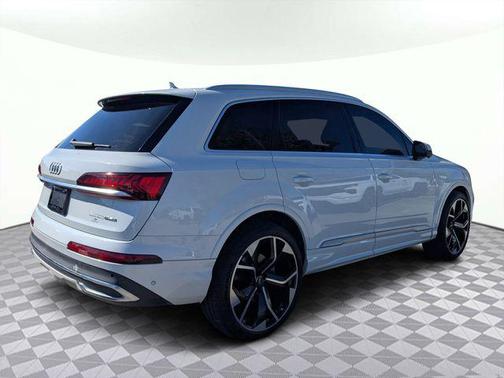 2020 Audi Q7 45 Premium Plus