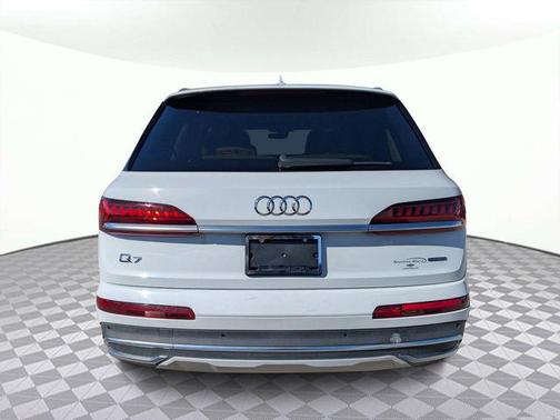 2020 Audi Q7 45 Premium Plus