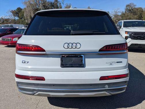 2020 Audi Q7 45 Premium Plus