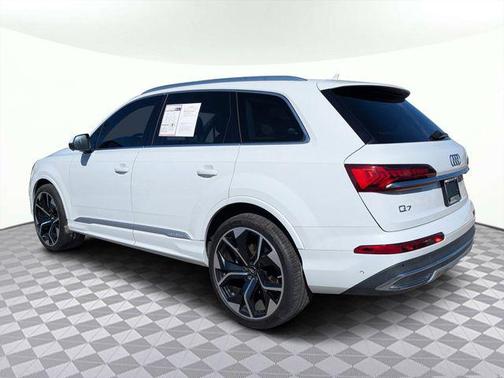 2020 Audi Q7 45 Premium Plus