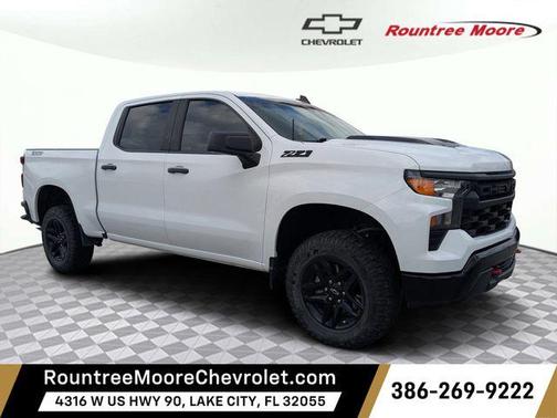Summit White 2022 Chevrolet Silverado 1500 Custom Trail Boss Truck