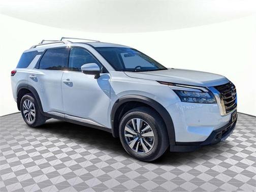 2025 Nissan Pathfinder SL 4WD