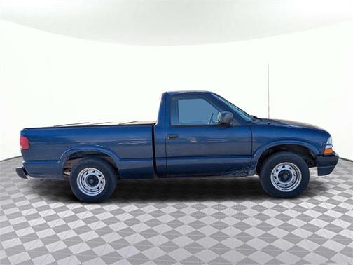 2003 Chevrolet S-10 Base