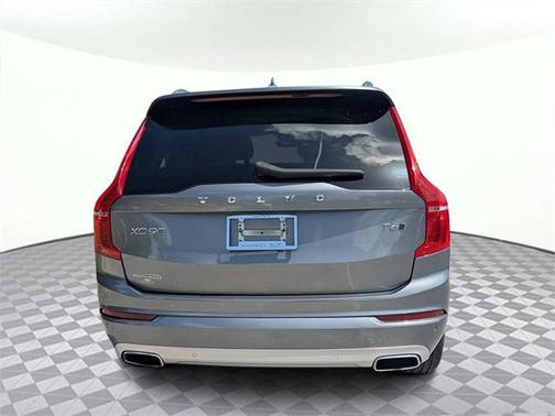 2020 Volvo XC90 T6 Momentum