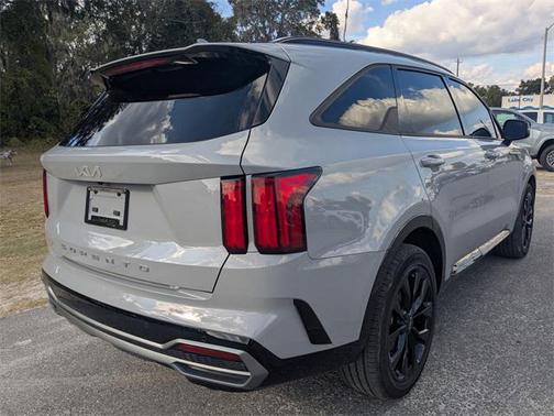 2022 Kia Sorento SX