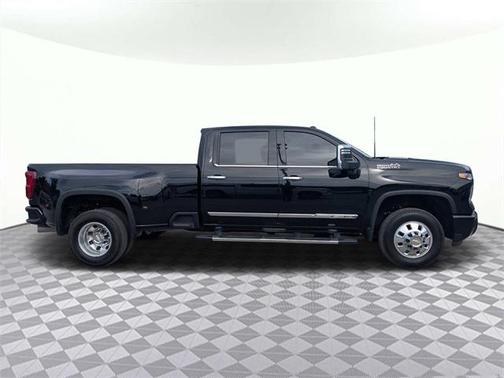 2025 Chevrolet Silverado 3500 High Country