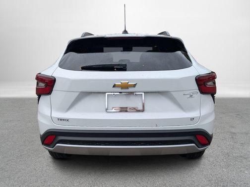 Summit White 2026 Chevrolet Trax LT