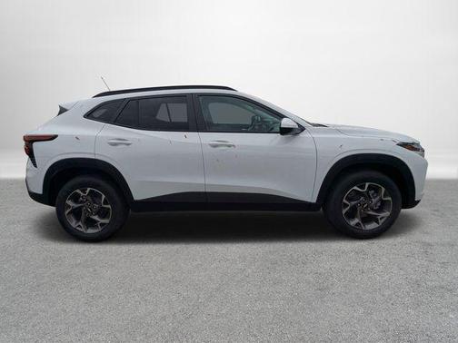 Summit White 2026 Chevrolet Trax LT