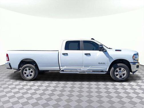 2024 RAM 2500 Big Horn Crew Cab 4x4 8' Box