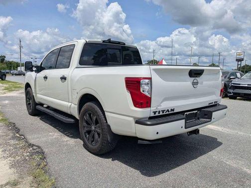 Glacier White 2023 Nissan Titan SV