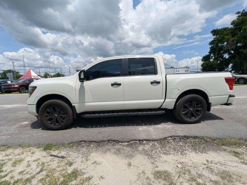 Glacier White 2023 Nissan Titan SV