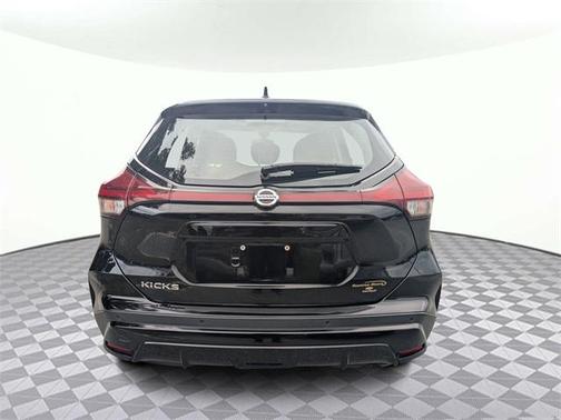 2021 Nissan Kicks S