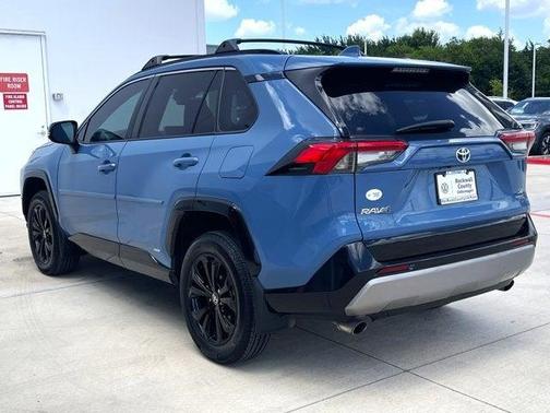 2023 Toyota RAV4 Hybrid SE