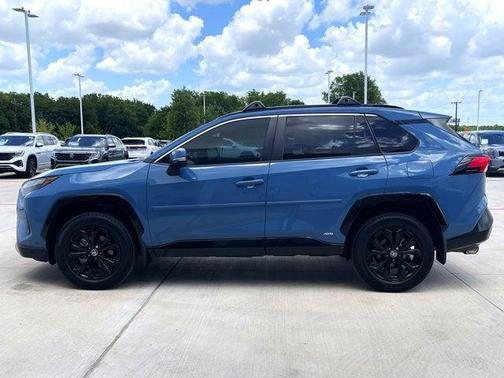 2023 Toyota RAV4 Hybrid SE