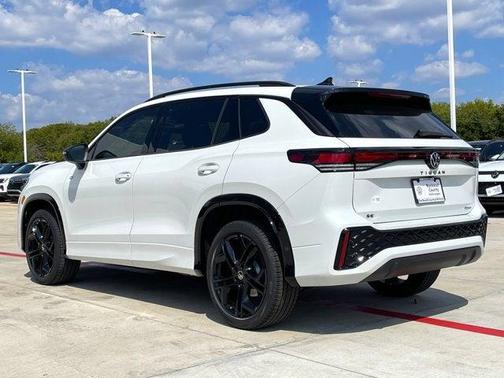 2025 Volkswagen Tiguan 2.0T SE R-Line Black 4MOTION