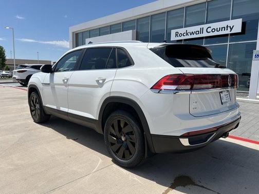 2025 Volkswagen Atlas Cross Sport 2.0T SE w/Technology