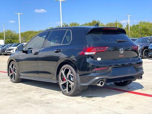2025 Volkswagen Golf GTI 2.0T SE DSG