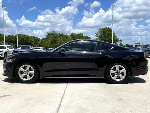 2017 Ford Mustang V6