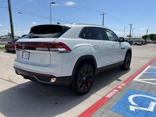 2025 Volkswagen Atlas Cross Sport 2.0T SE w/Technology