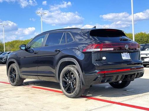 2026 Volkswagen Atlas Cross Sport 2.0T SEL