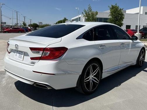 2022 Honda Accord Touring 2.0T