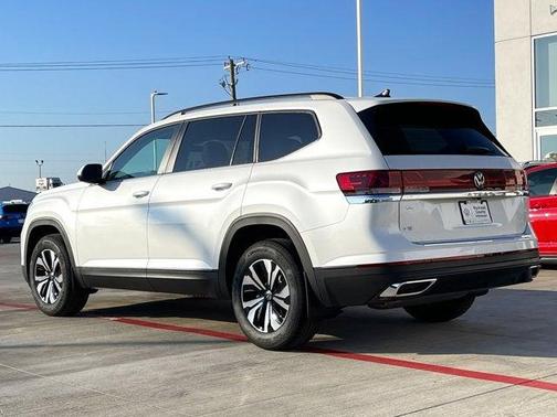 2026 Volkswagen Atlas 2.0T SE
