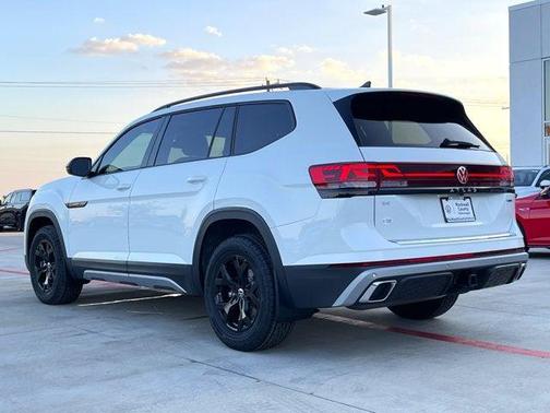 2025 Volkswagen Atlas 2.0T Peak Edition