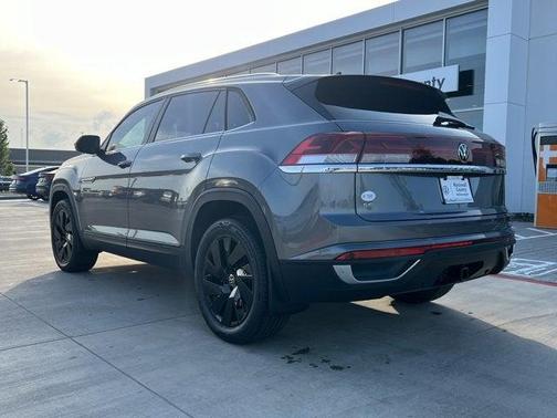2025 Volkswagen Atlas Cross Sport 2.0T SE w/Technology