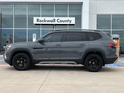 2025 Volkswagen Atlas 2.0T Peak Edition