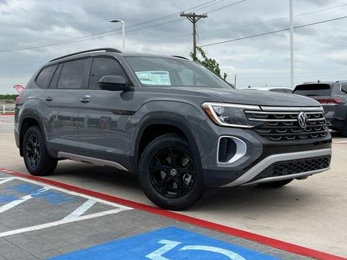 2025 Volkswagen Atlas 2.0T Peak Edition