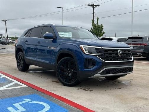 2025 Volkswagen Atlas Cross Sport 2.0T SE w/Technology
