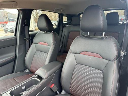 Super Black 2026 Nissan Kicks SR