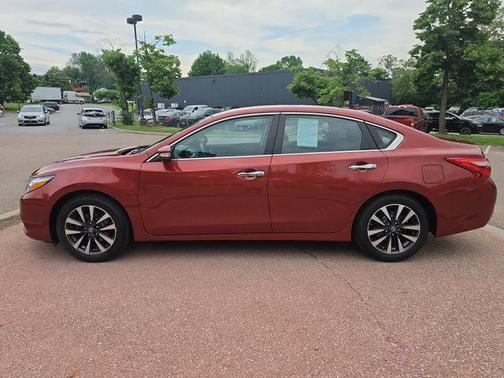 Cayenne Red 2016 Nissan Altima 2.5 SV