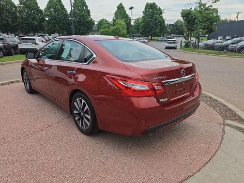 Cayenne Red 2016 Nissan Altima 2.5 SV