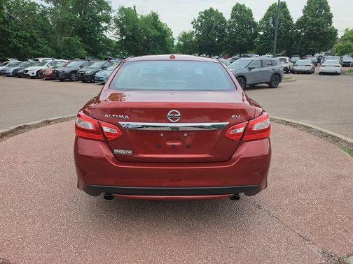 Cayenne Red 2016 Nissan Altima 2.5 SV