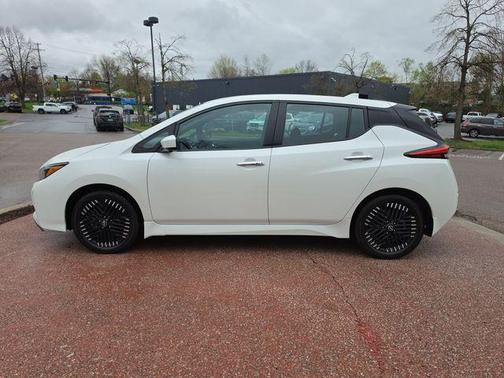 White 2024 Nissan Leaf SV PLUS