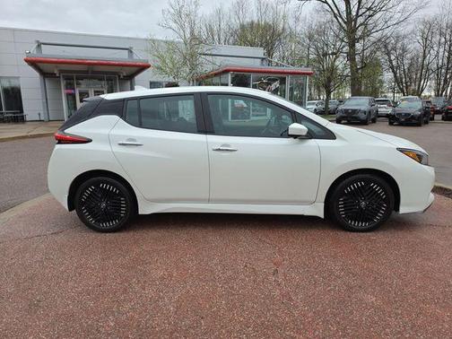 White 2024 Nissan Leaf SV PLUS
