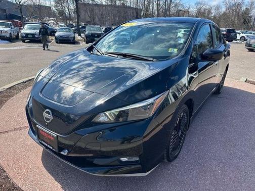 Super Black 2024 Nissan Leaf SV PLUS