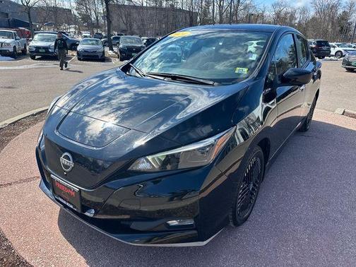 Super Black 2024 Nissan Leaf SV PLUS