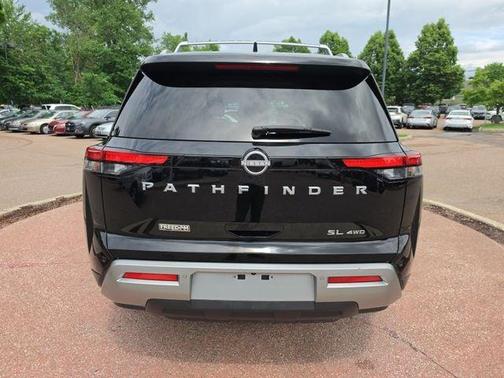 Black 2024 Nissan Pathfinder SL